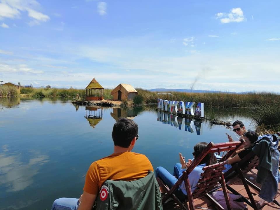 Uros Aruma Uro On Uros Floating Islands Puno Esterno foto