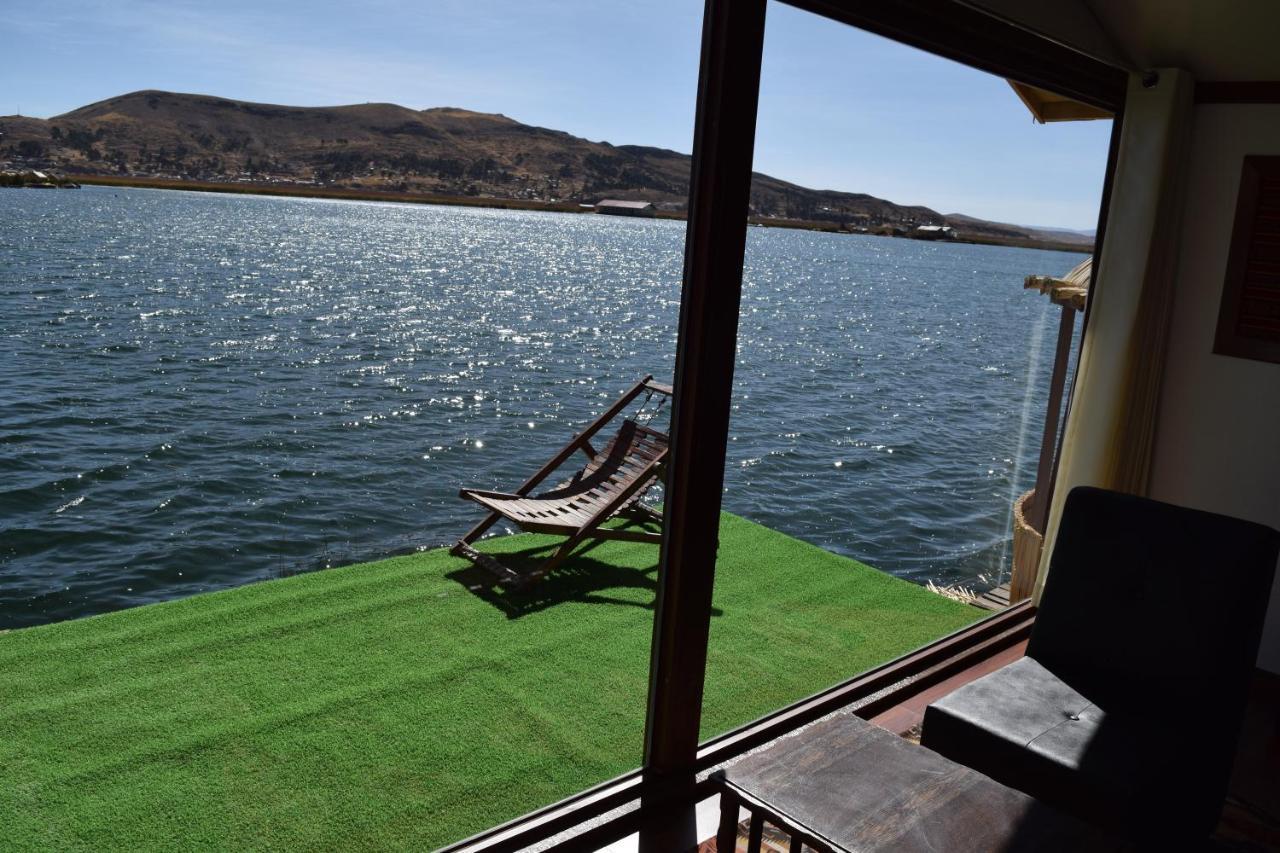 Uros Aruma Uro On Uros Floating Islands Puno Esterno foto