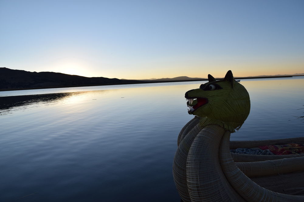 Uros Aruma Uro On Uros Floating Islands Puno Esterno foto